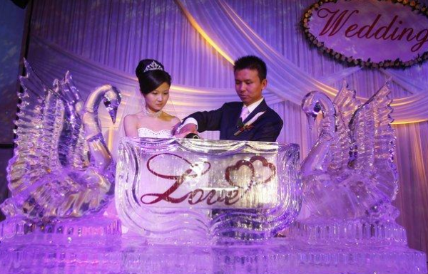 婚禮冰雕注酒冰雕